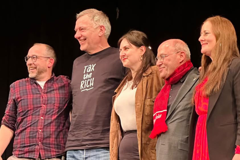 Volles Haus in Frankfurt mit Gregor Gysi, Janine Wissler und Jan van Aken